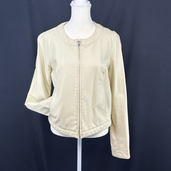 Uniqlo jacket - Picture 2 of 9